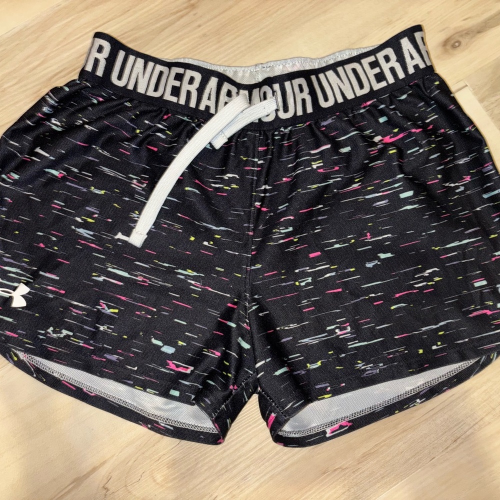 Under Armour Women's Black Patterned Shorts